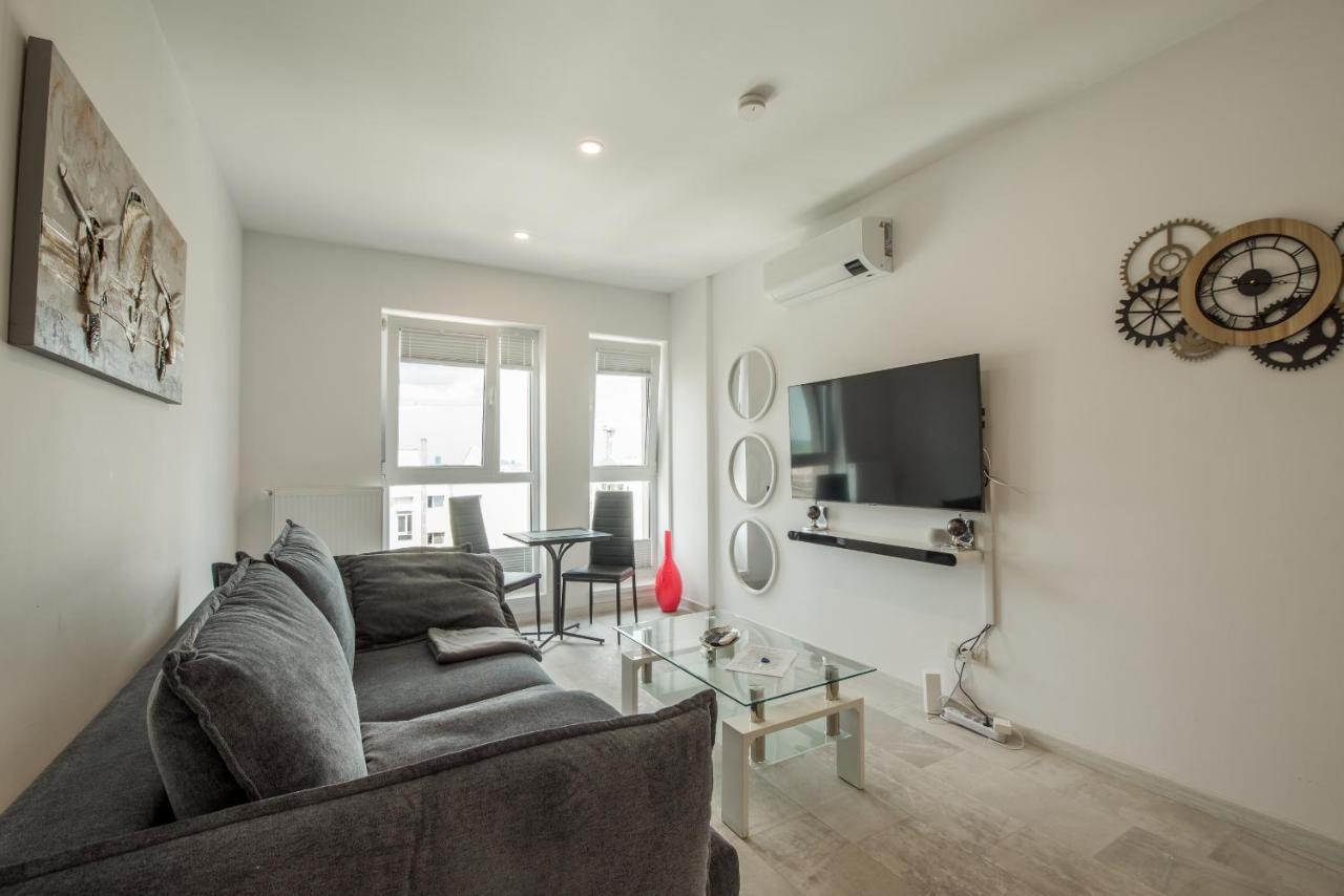 Fancy Penthouse Studio With Lakeview W10 Бухарест Экстерьер фото